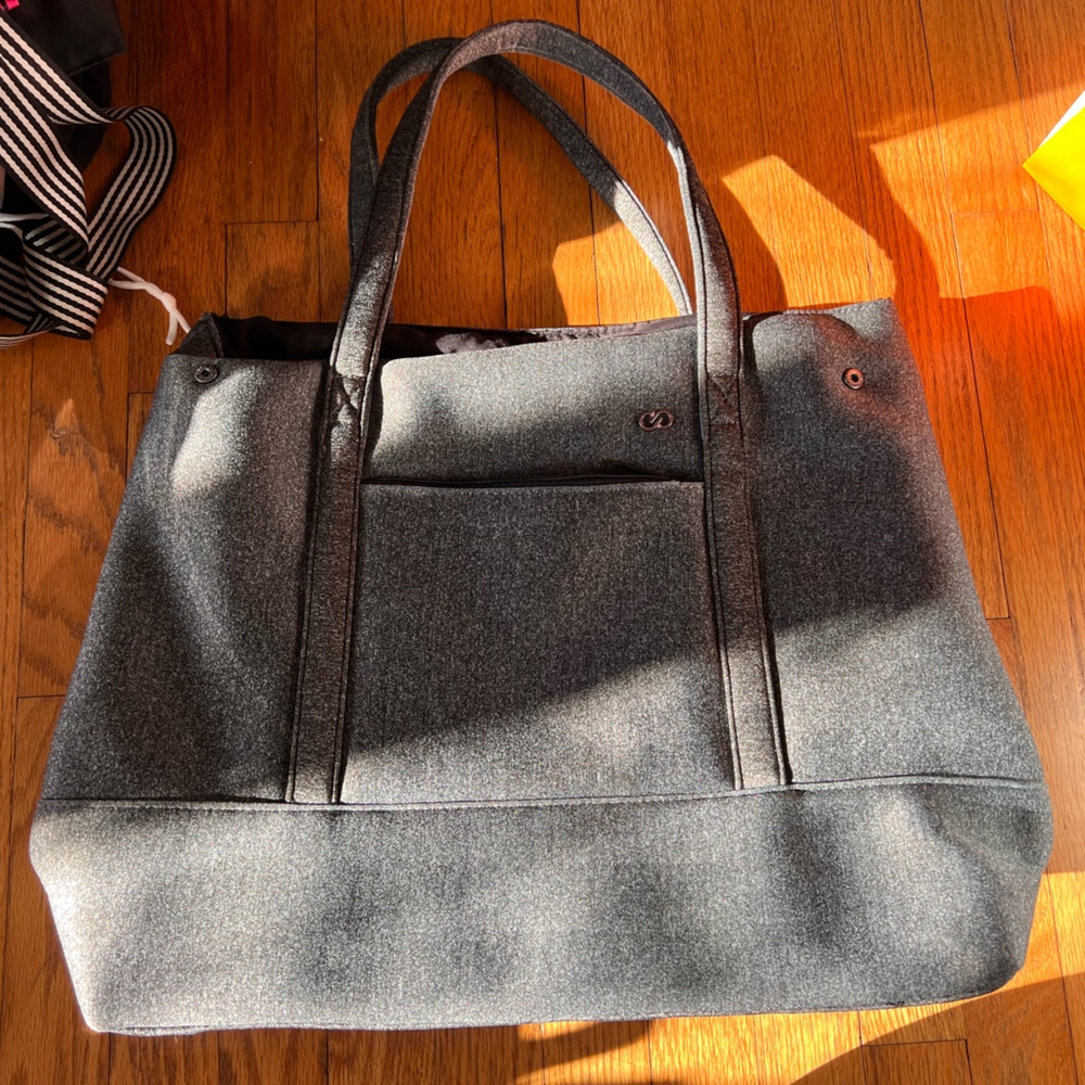 Calia by Carrie Underwood Gray Tote Bag